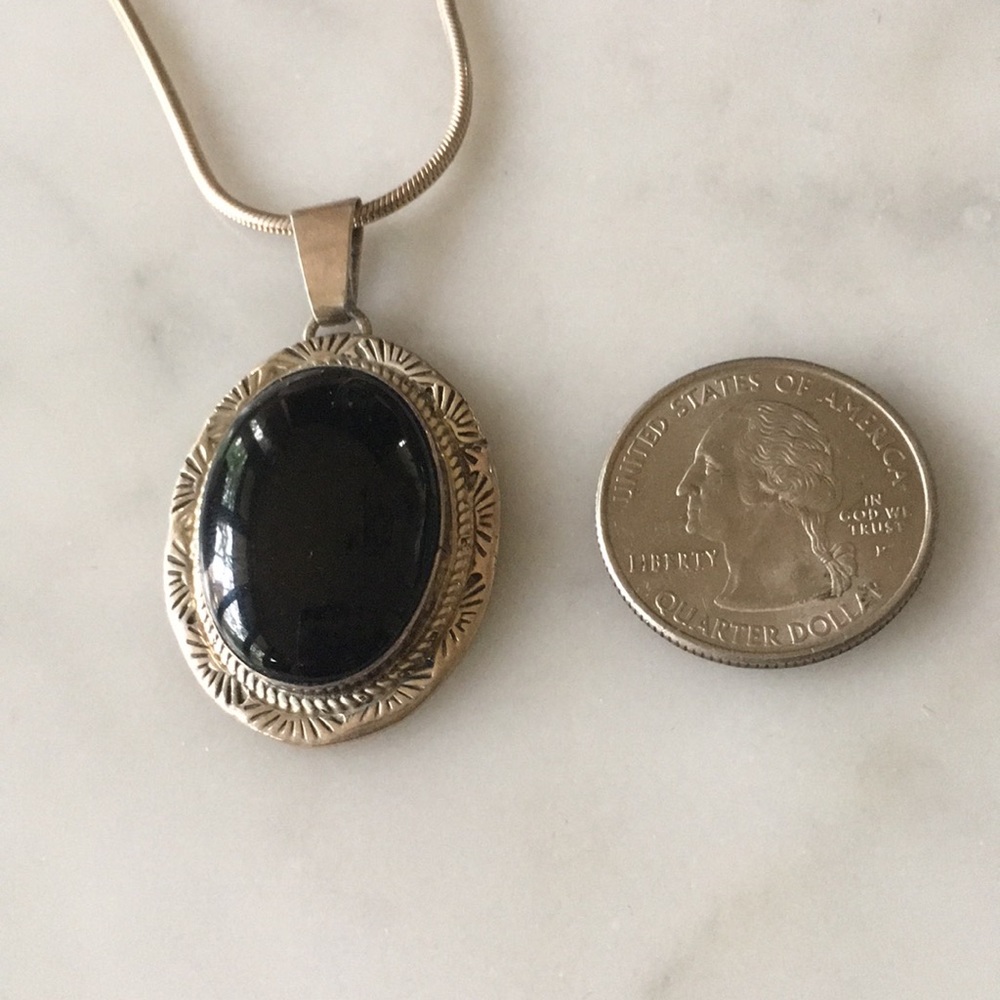 SOLD Vintage Navajo Native American Onyx Pendant - Picture 5 of 9